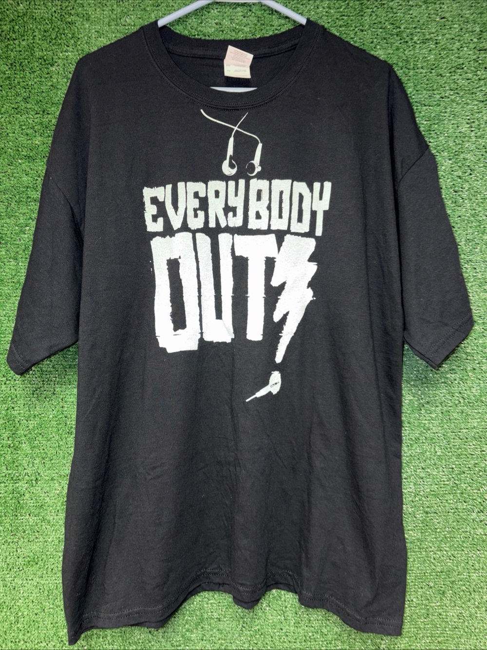 Everybody Out! Vintage Y2K Shirt XL Gildan tag.